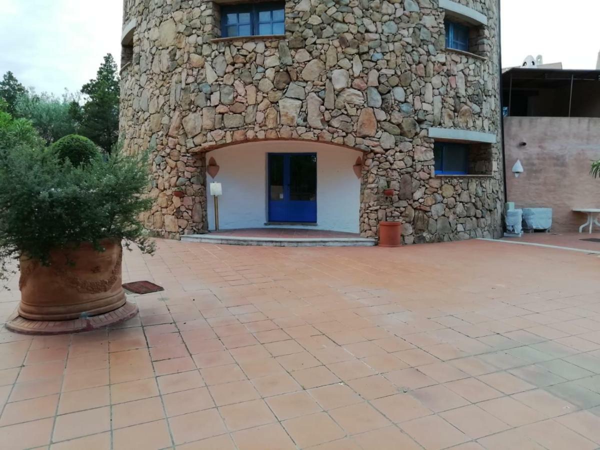 Calacavallo Village Сан Теодоро Екстериор снимка